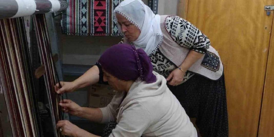 Kadınlar üretiyor, kültür yaşıyor! Dokuma geleneği el emeğinden çıkıyor: Kültürel miras kadın ekonomisine katkı sağlıyor 4